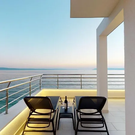 Luxury Penthouse Adriatic Blue - On The Apartmán Tučepi